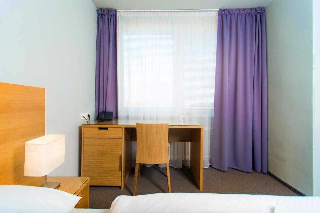 Hotel Atom Třebíč Εξωτερικό φωτογραφία